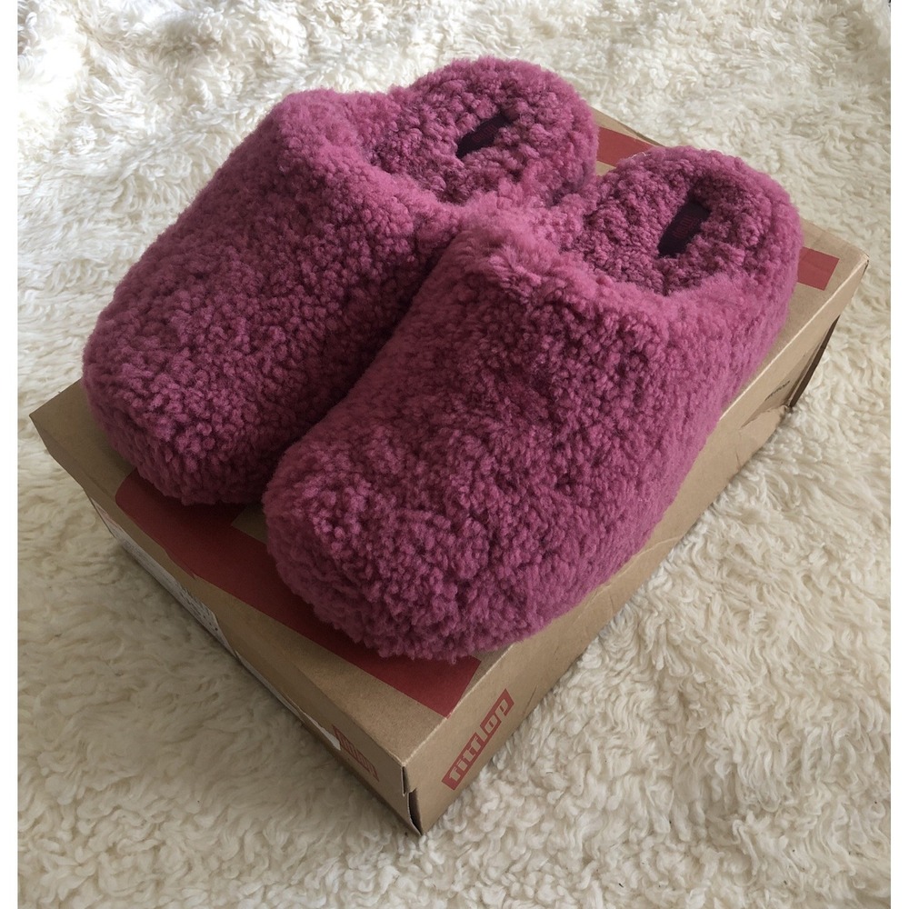 NIB FitFlop womens Shuv Curly shearling Clogs 7 EUR 38 Ruby Mother's slippers